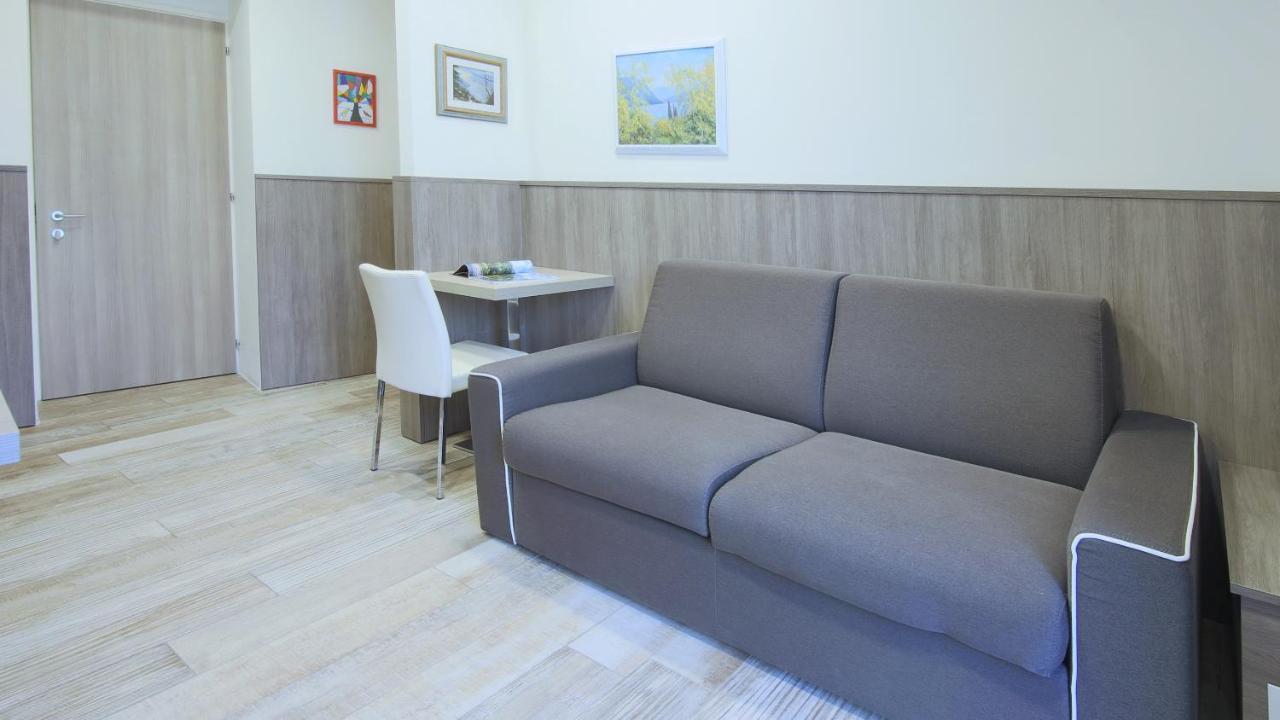 Italianway - Affittacamere Brenna San Fermo della Battaglia ภายนอก รูปภาพ